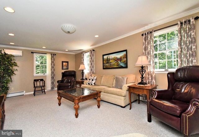 2125 UPPER RIDGE RD, Green Lane, PA 18054