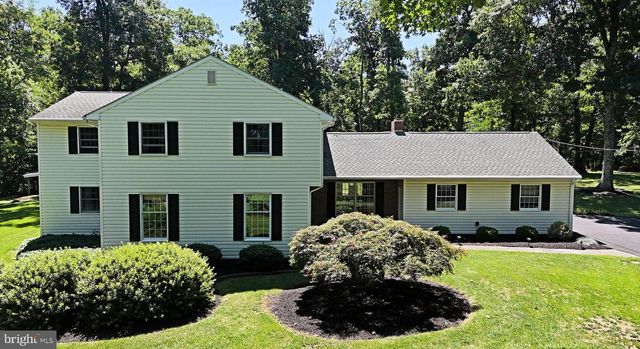 2125 UPPER RIDGE RD, Green Lane, PA 18054