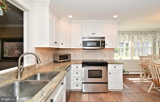 2125 UPPER RIDGE RD, Green Lane, PA 18054