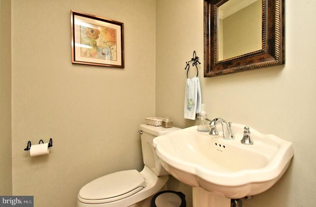 2125 UPPER RIDGE RD, Green Lane, PA 18054