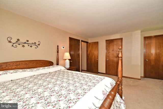 2125 UPPER RIDGE RD, Green Lane, PA 18054
