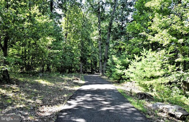 2125 UPPER RIDGE RD, Green Lane, PA 18054