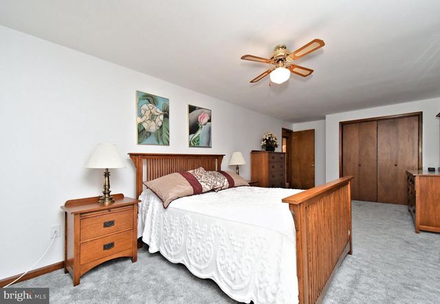 2125 UPPER RIDGE RD, Green Lane, PA 18054