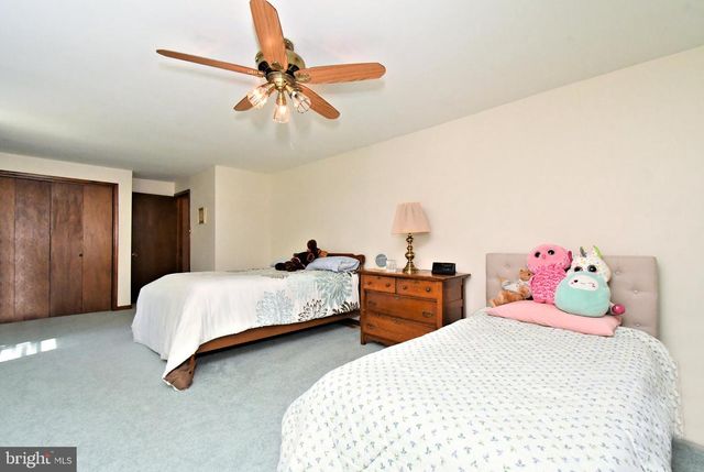 2125 UPPER RIDGE RD, Green Lane, PA 18054