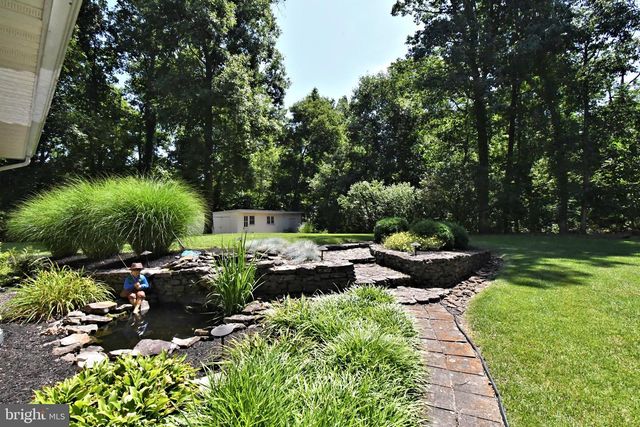 2125 UPPER RIDGE RD, Green Lane, PA 18054