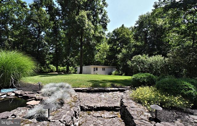 2125 UPPER RIDGE RD, Green Lane, PA 18054