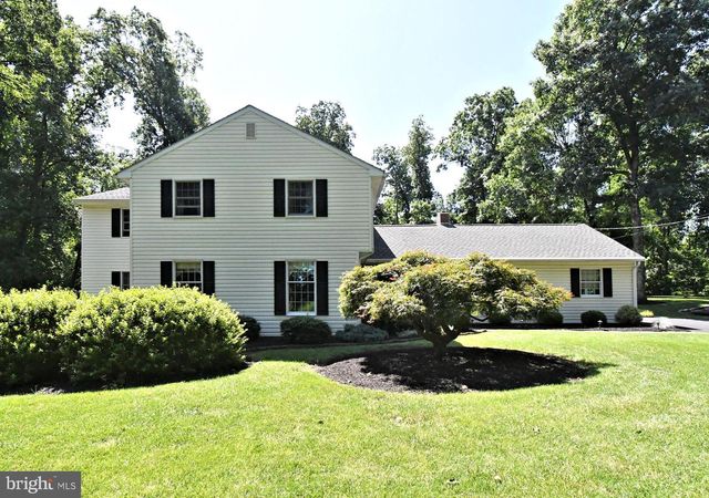 2125 UPPER RIDGE RD, Green Lane, PA 18054