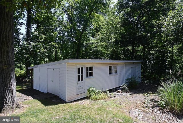 2125 UPPER RIDGE RD, Green Lane, PA 18054