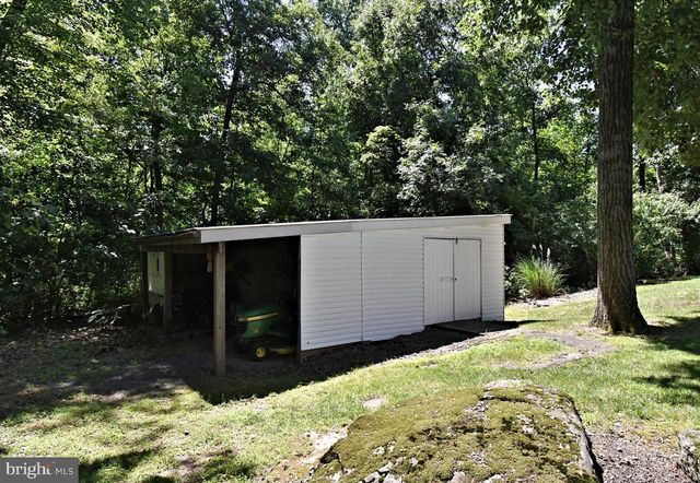 2125 UPPER RIDGE RD, Green Lane, PA 18054