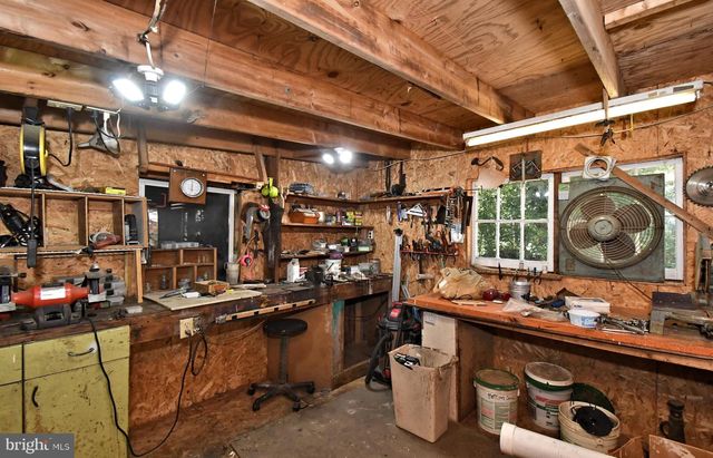 2125 UPPER RIDGE RD, Green Lane, PA 18054