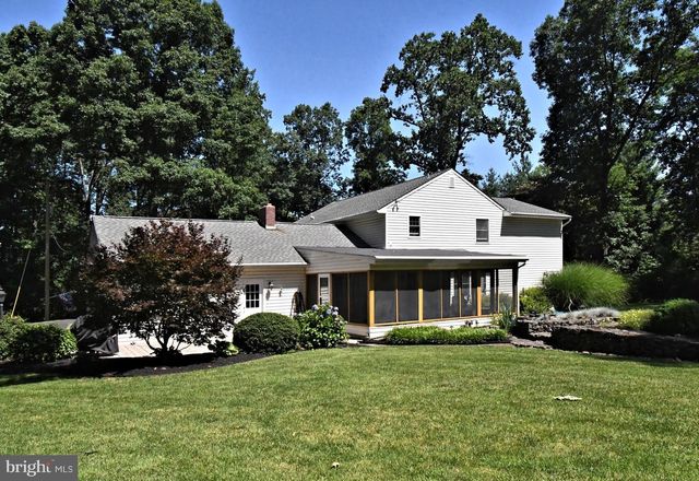 2125 UPPER RIDGE RD, Green Lane, PA 18054
