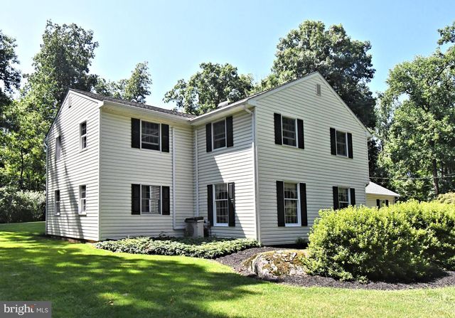 2125 UPPER RIDGE RD, Green Lane, PA 18054