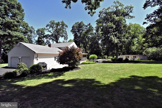 2125 UPPER RIDGE RD, Green Lane, PA 18054