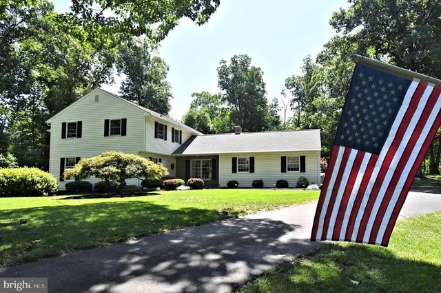 2125 UPPER RIDGE RD, Green Lane, PA 18054