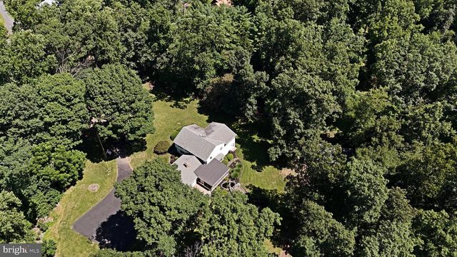 2125 UPPER RIDGE RD, Green Lane, PA 18054
