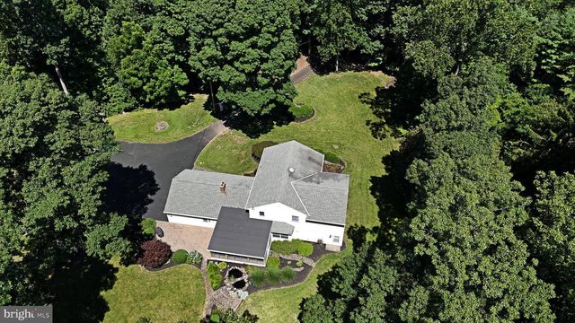 2125 UPPER RIDGE RD, Green Lane, PA 18054