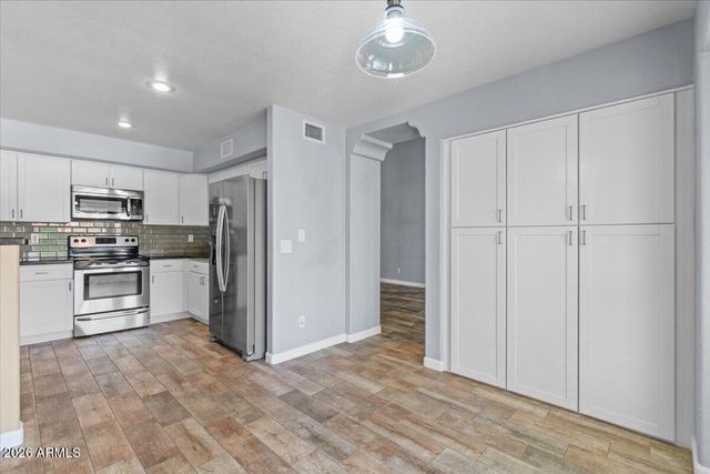 3260 S LAGUNA Drive, Chandler, AZ 85248