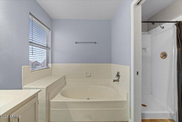 3260 S LAGUNA Drive, Chandler, AZ 85248