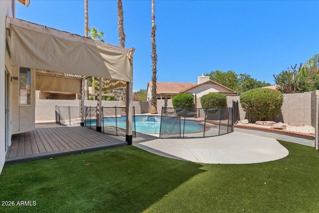 3260 S LAGUNA Drive, Chandler, AZ 85248
