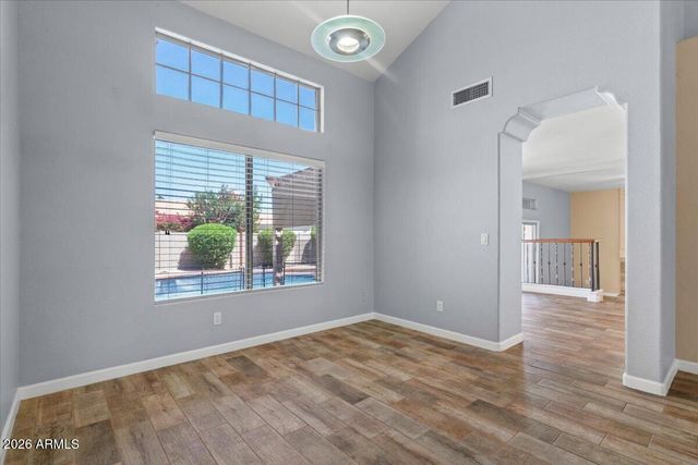 3260 S LAGUNA Drive, Chandler, AZ 85248