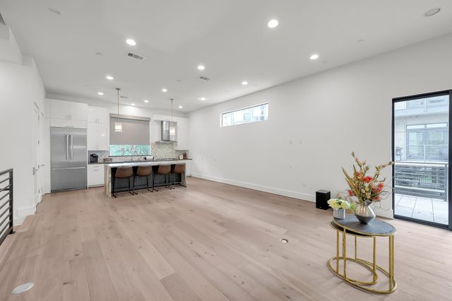 3207 Revere Street, Houston, TX 77098