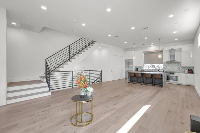 3207 Revere Street, Houston, TX 77098