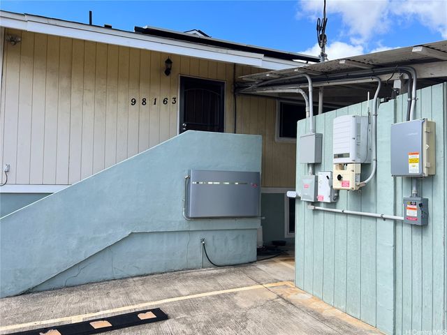 98-163 Kaulike Drive, Pearl City, HI 96782