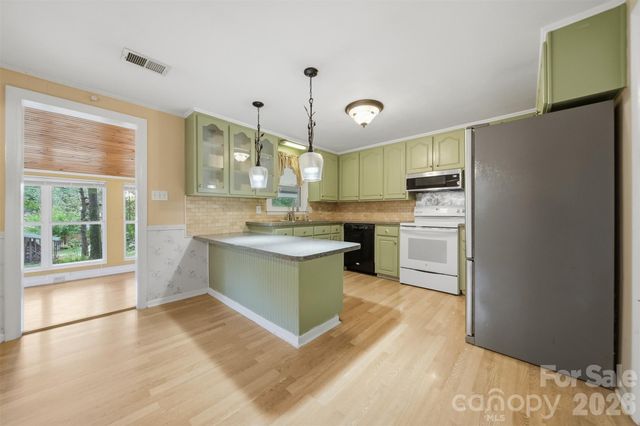 3233 26th Street NE, Hickory, NC 28601