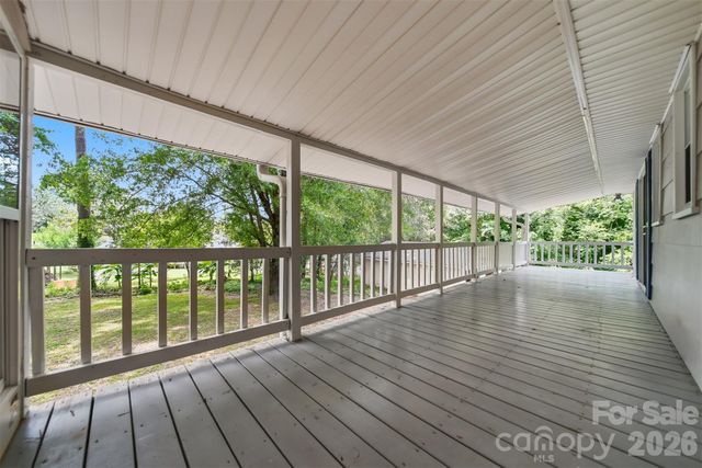 3233 26th Street NE, Hickory, NC 28601
