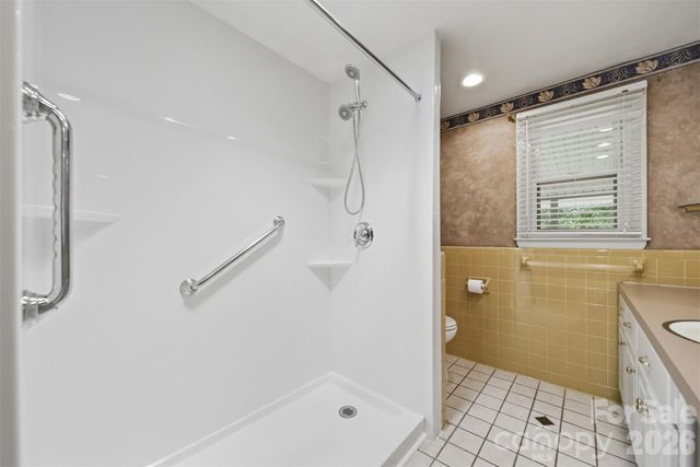3233 26th Street NE, Hickory, NC 28601