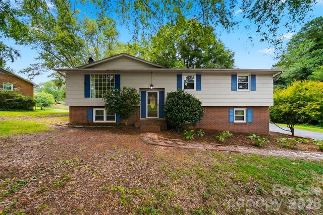 3233 26th Street NE, Hickory, NC 28601