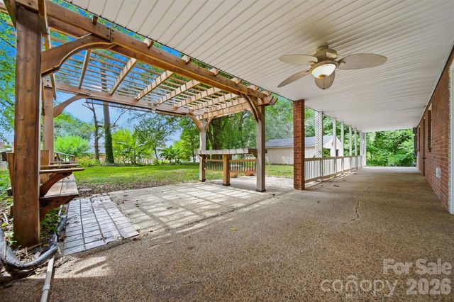 3233 26th Street NE, Hickory, NC 28601