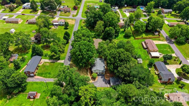3233 26th Street NE, Hickory, NC 28601