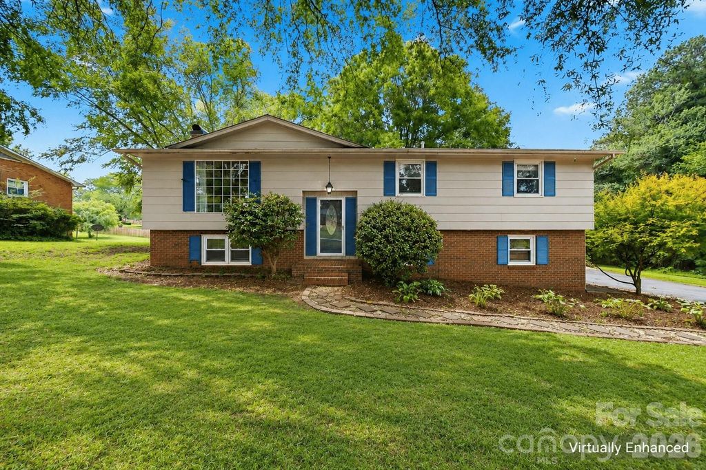 3233 26th Street NE, Hickory, NC 28601