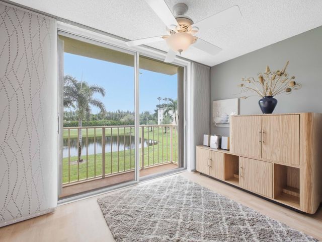 7145 Huntington Lane 205, Delray Beach, FL 33446