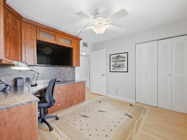 7145 Huntington Lane 205, Delray Beach, FL 33446