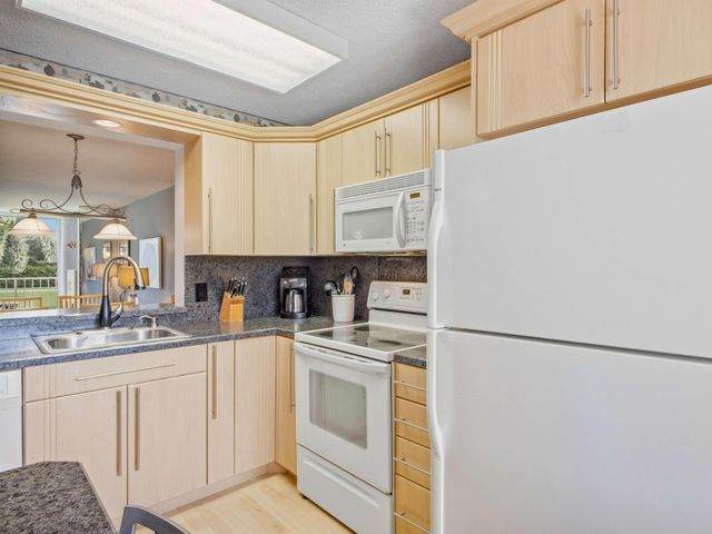 7145 Huntington Lane 205, Delray Beach, FL 33446