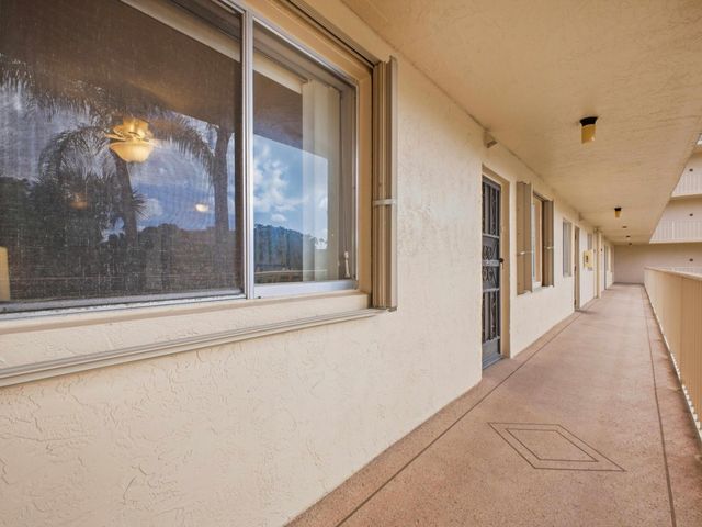 7145 Huntington Lane 205, Delray Beach, FL 33446