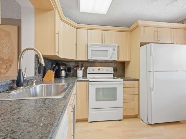7145 Huntington Lane 205, Delray Beach, FL 33446
