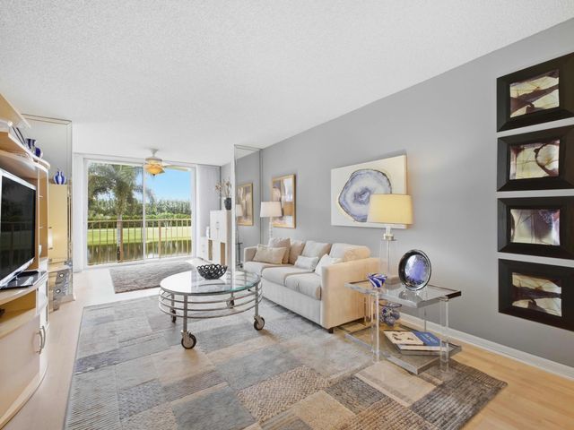 7145 Huntington Lane 205, Delray Beach, FL 33446