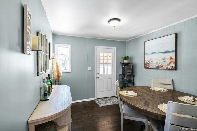 53 Calvert Avenue, Commack, NY 11725