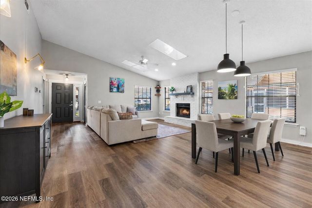 3950 ARBOR BLUFF Lane E, Jacksonville, FL 32225