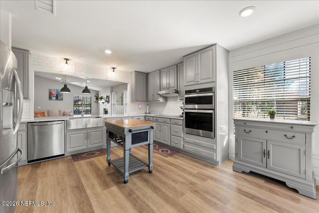 3950 ARBOR BLUFF Lane E, Jacksonville, FL 32225