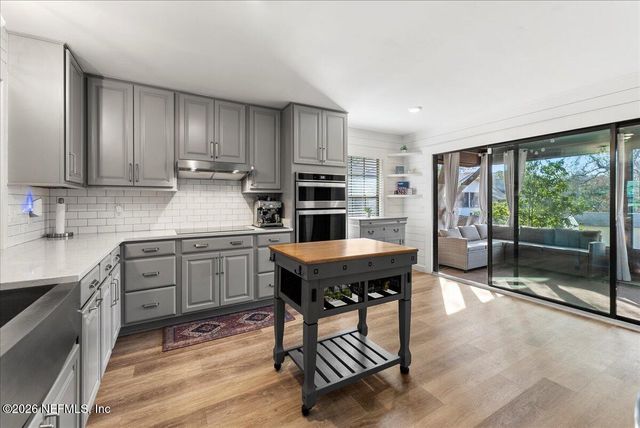 3950 ARBOR BLUFF Lane E, Jacksonville, FL 32225