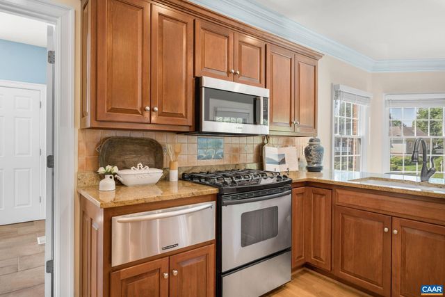 2420 PENDOWER LN, Keswick, VA 22947