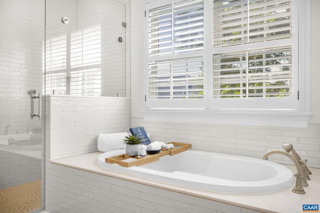 2420 PENDOWER LN, Keswick, VA 22947