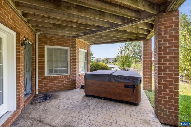 2420 PENDOWER LN, Keswick, VA 22947