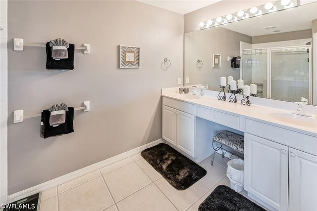 1080 Hampton CIR, Naples, FL 34105
