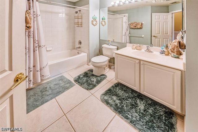 1080 Hampton CIR, Naples, FL 34105