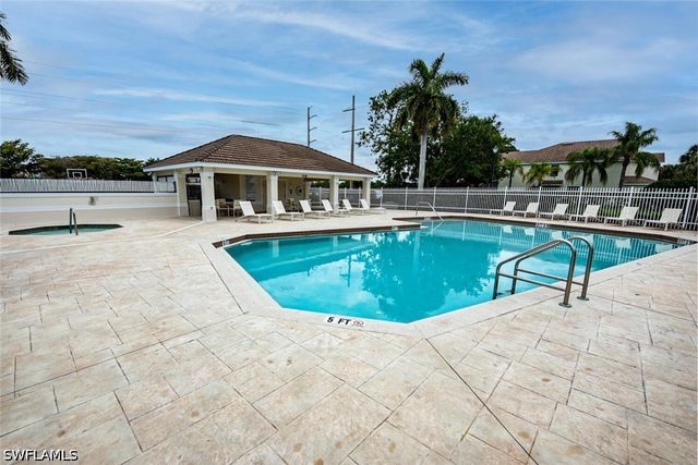 1080 Hampton CIR, Naples, FL 34105
